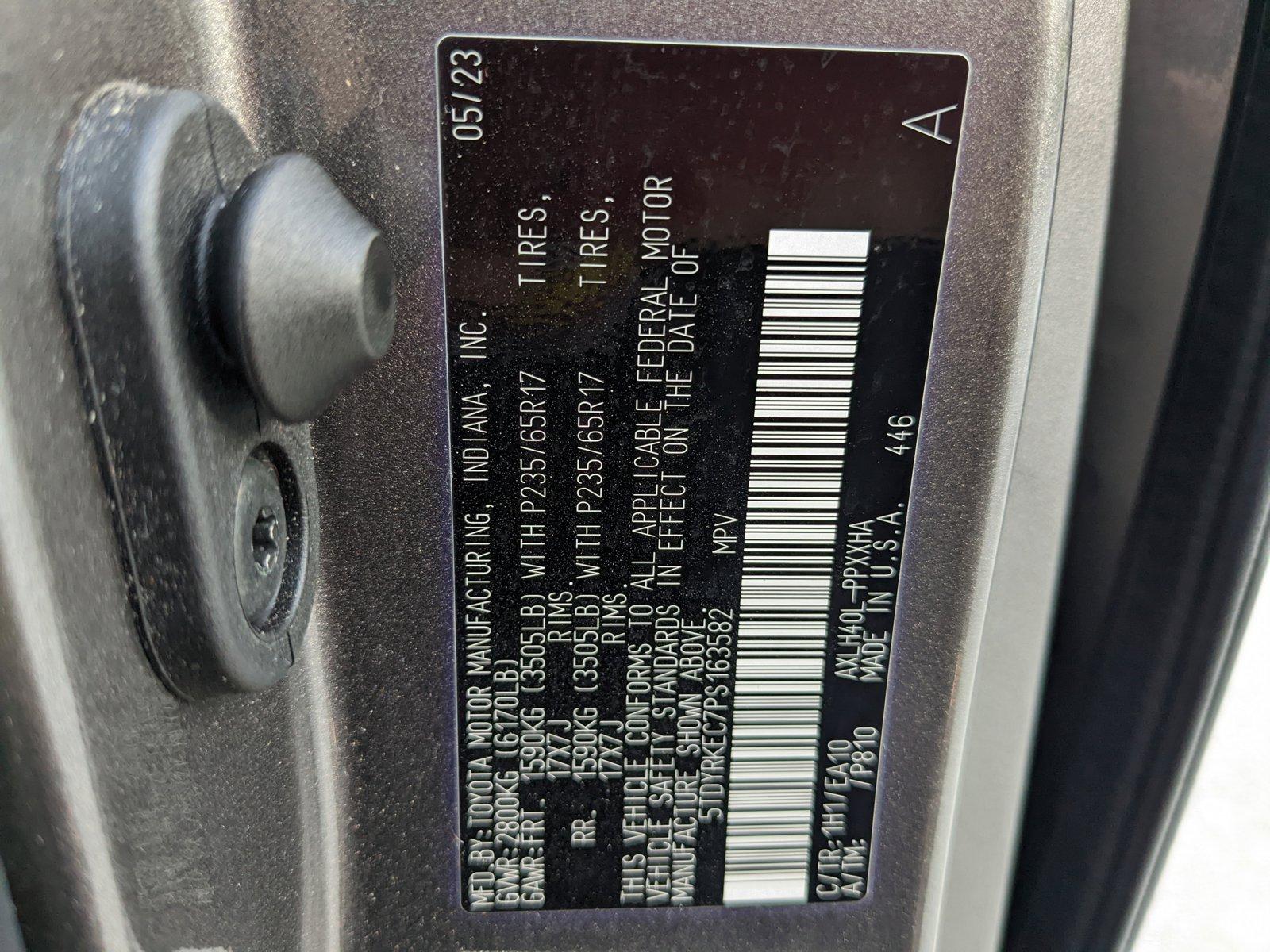 2023 Toyota Sienna Vehicle Photo in Davie, FL 33331