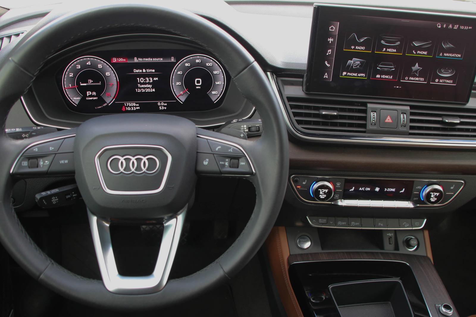 2024 Audi Q5 Vehicle Photo in SUGAR LAND, TX 77478