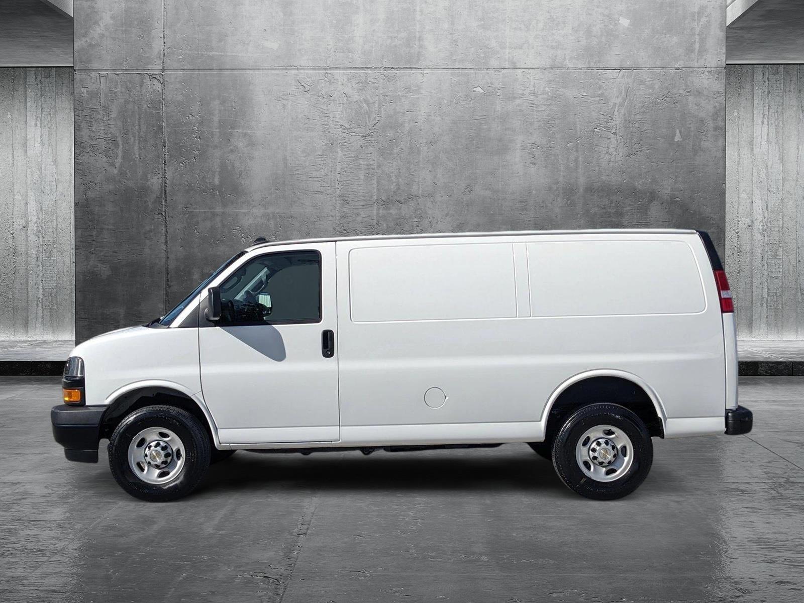 2024 Chevrolet Express Cargo 2500 Vehicle Photo in GREENACRES, FL 33463-3207