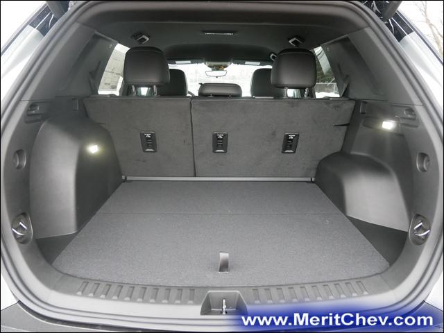 2025 Chevrolet Equinox Vehicle Photo in MAPLEWOOD, MN 55119-4794