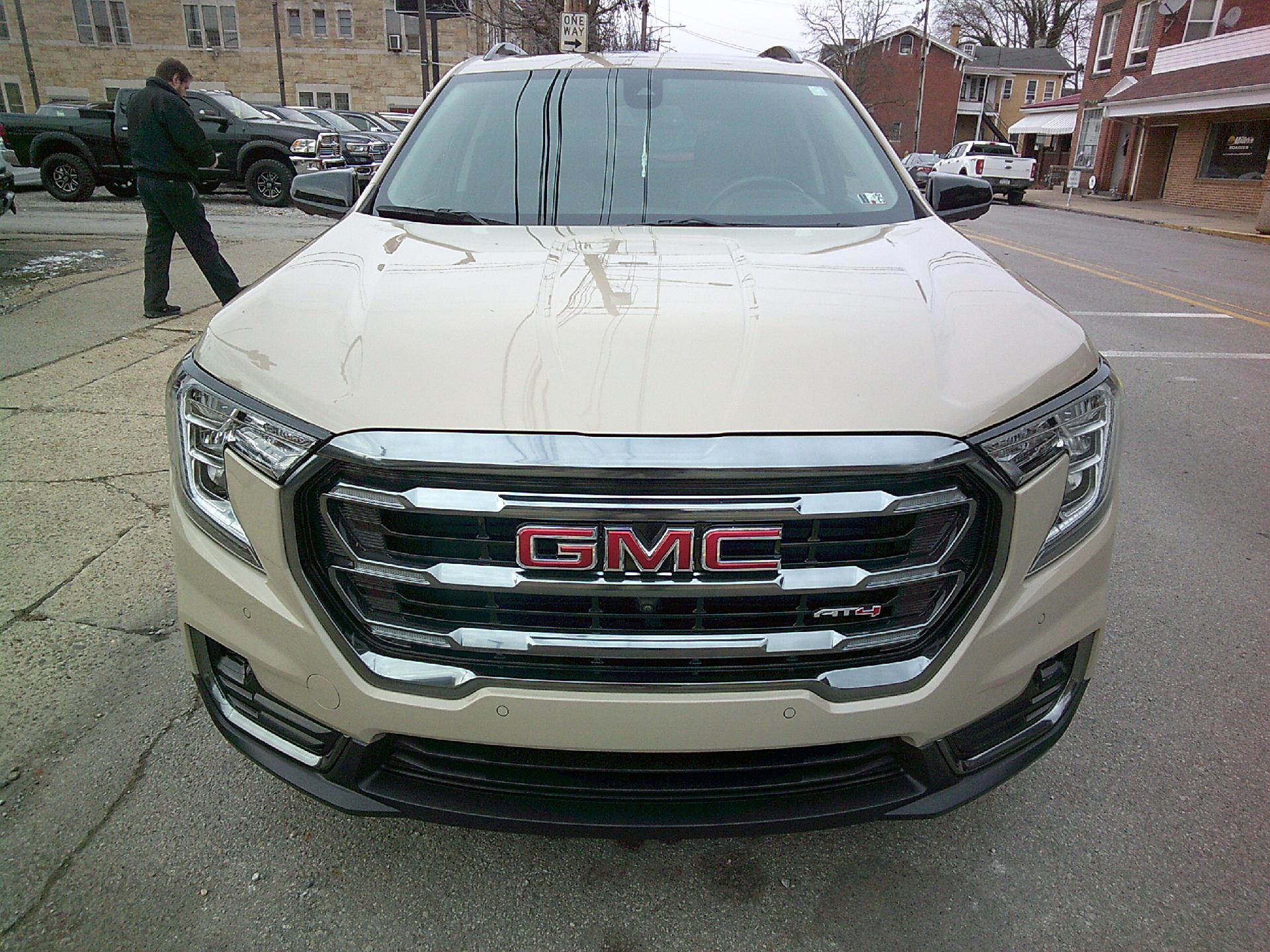 2022 GMC Terrain Vehicle Photo in KITTANNING, PA 16201-1536