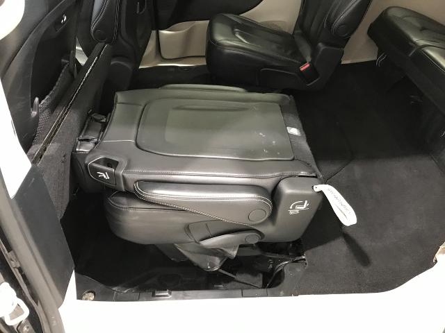 2022 Chrysler Pacifica Vehicle Photo in GREEN BAY, WI 54303-3330