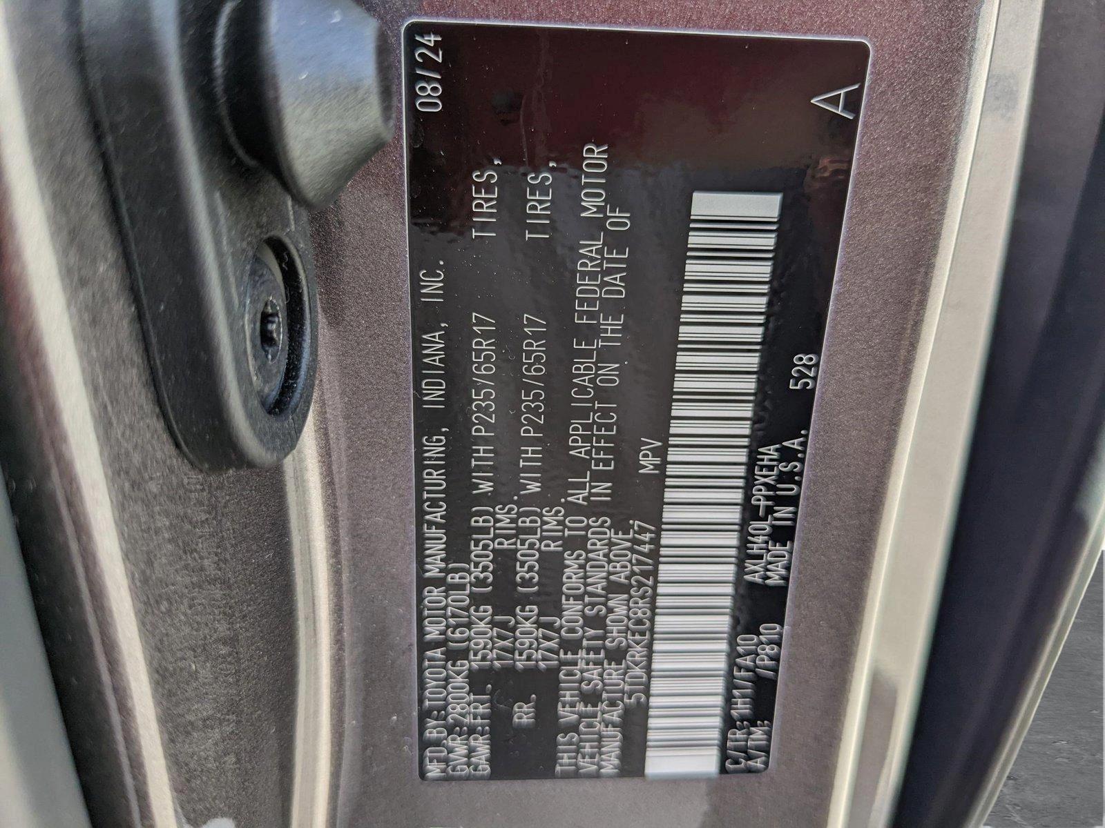 2024 Toyota Sienna Vehicle Photo in Davie, FL 33331