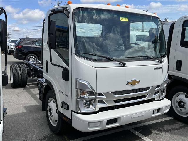 2024 Chevrolet Low Cab Forward 5500 HG Vehicle Photo in ALCOA, TN 37701-3235