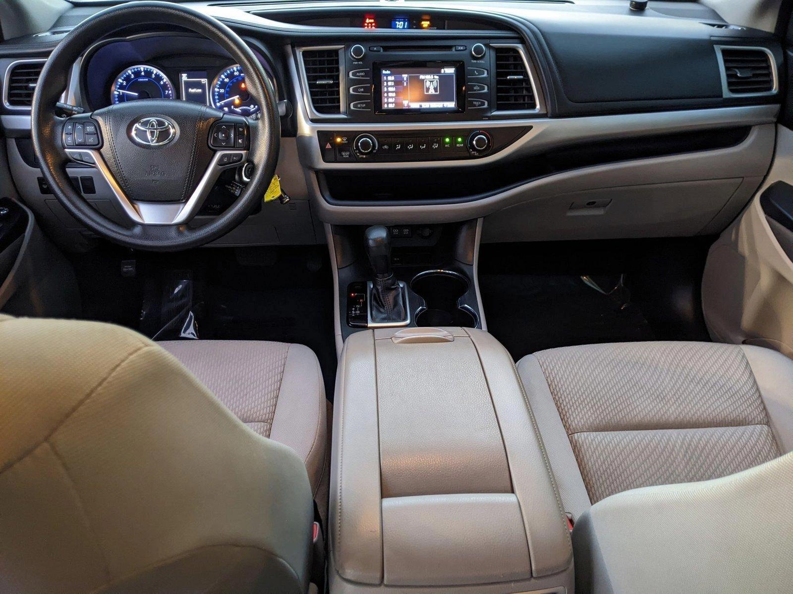 2018 Toyota Highlander Vehicle Photo in PEMBROKE PINES, FL 33024-6534