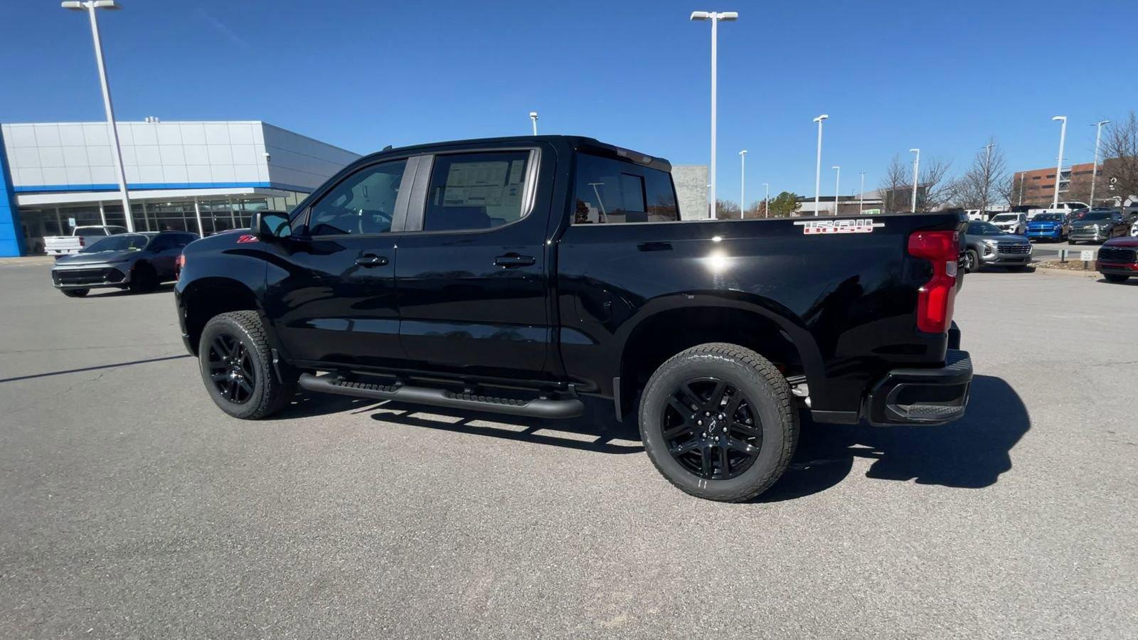 2025 Chevrolet Silverado 1500 Vehicle Photo in BENTONVILLE, AR 72712-4322