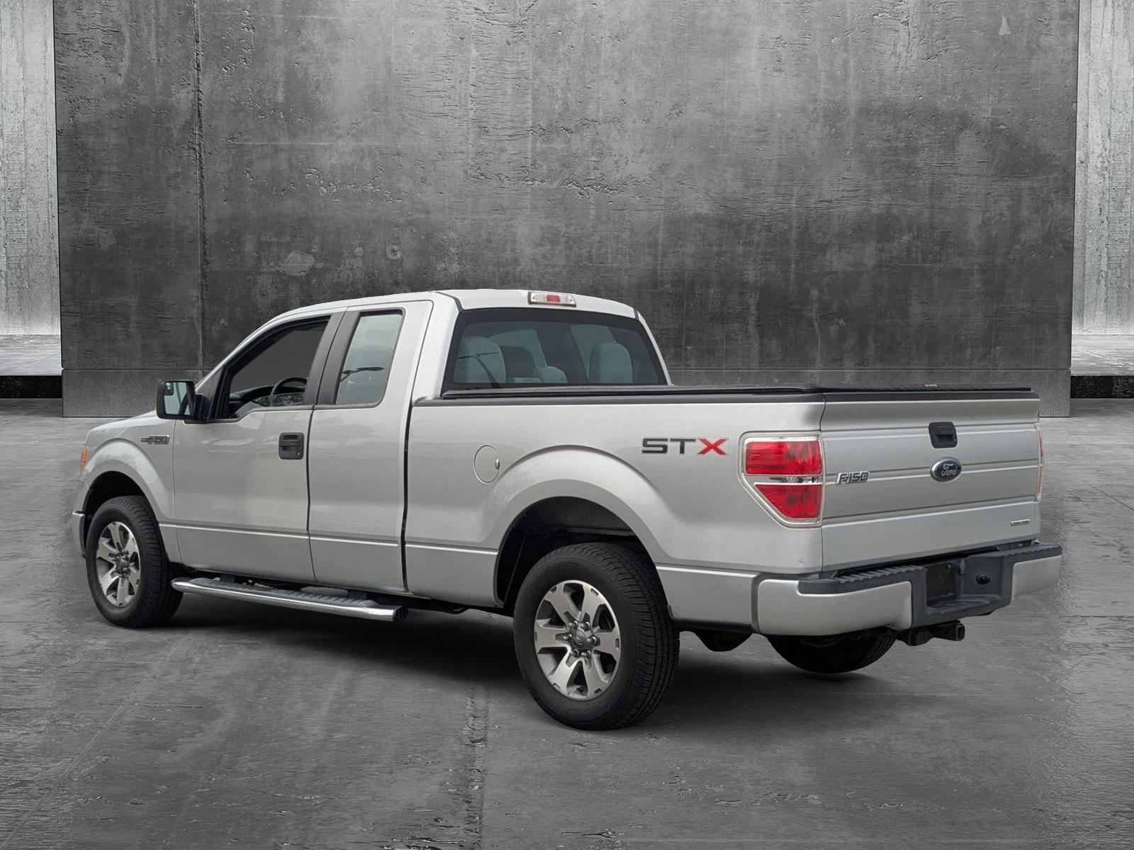 2013 Ford F-150 Vehicle Photo in St. Petersburg, FL 33713