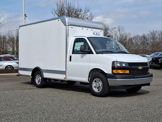 2024 Chevrolet Express Cutaway 3500 Vehicle Photo in DANBURY, CT 06810-5034