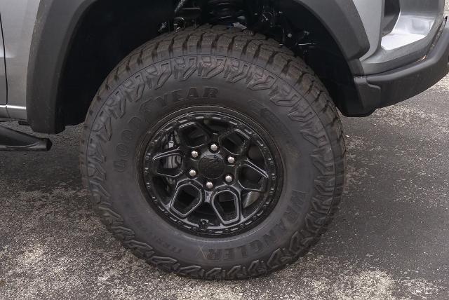 2025 Chevrolet Colorado Vehicle Photo in VENTURA, CA 93003-8585