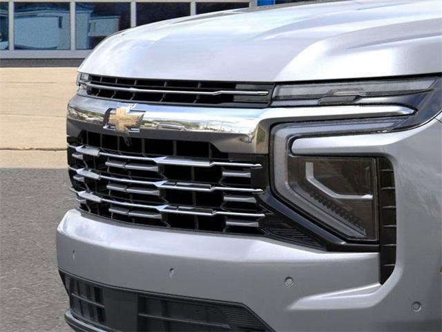 2025 Chevrolet Suburban Vehicle Photo in ENGLEWOOD, CO 80113-6708