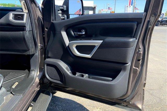 2019 Nissan Titan Vehicle Photo in TOPEKA, KS 66609-0000