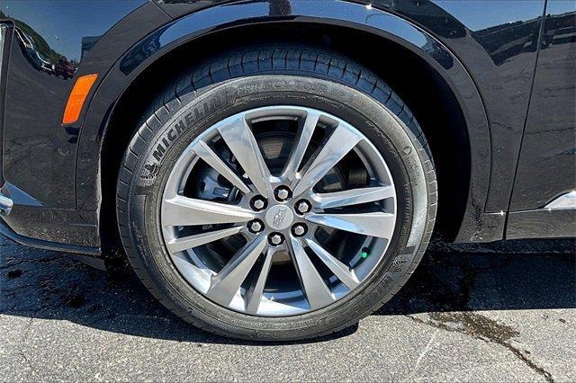 2022 Cadillac XT6 Vehicle Photo in TOPEKA, KS 66609-0000
