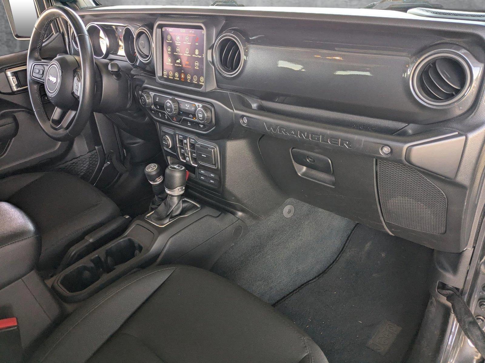 2022 Jeep Wrangler Vehicle Photo in Valencia, CA 91355