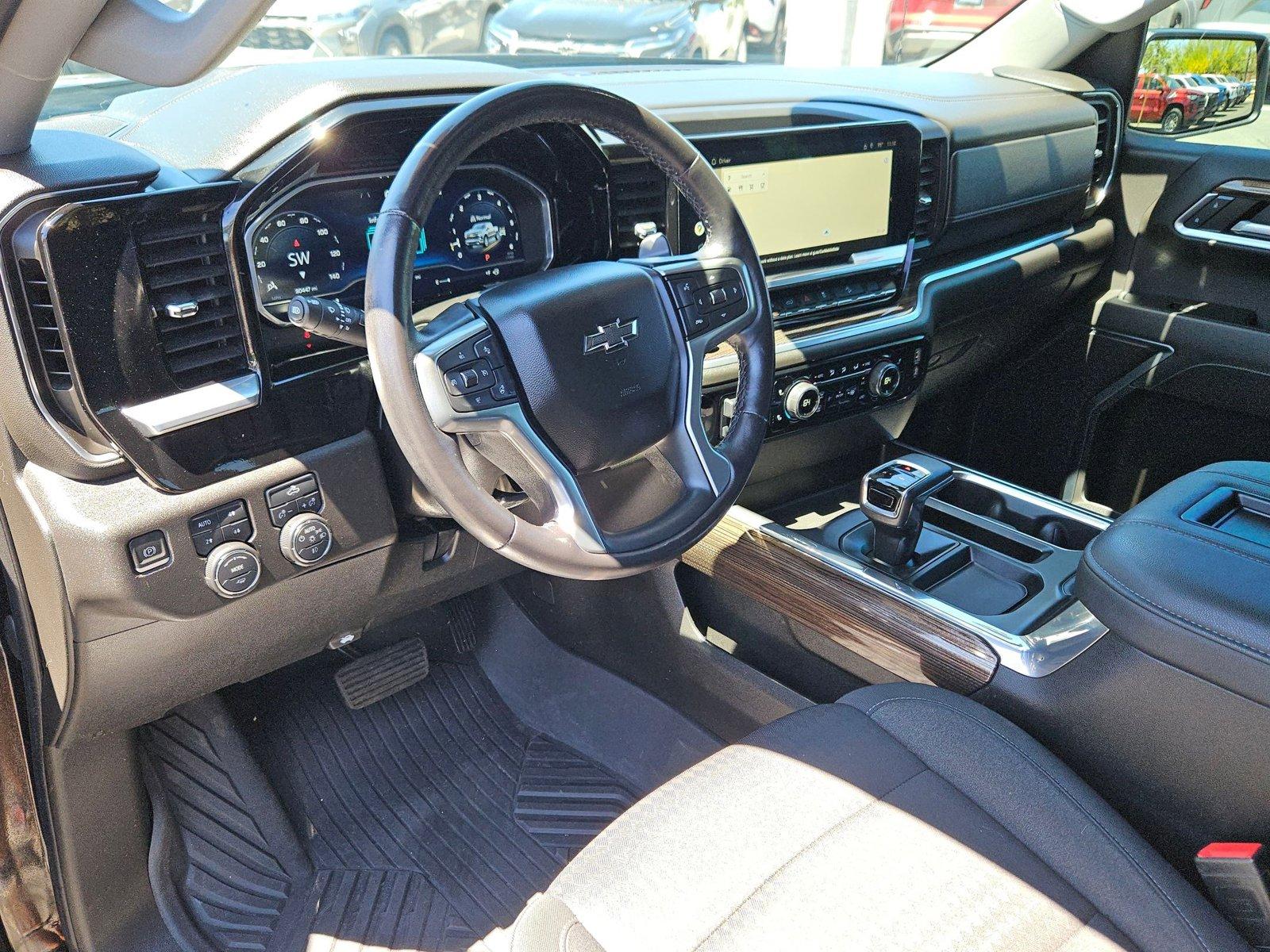 2022 Chevrolet Silverado 1500 Vehicle Photo in GILBERT, AZ 85297-0446
