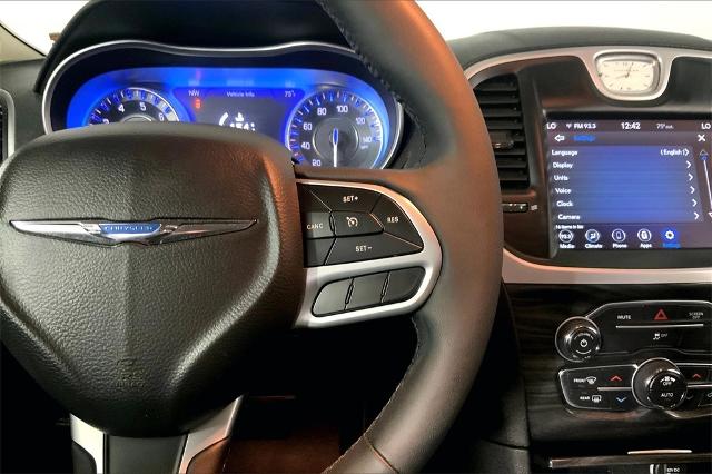 2022 Chrysler 300 Vehicle Photo in Kansas City, MO 64114