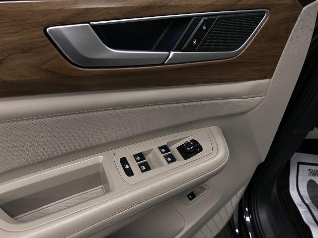 2024 Volkswagen Atlas Vehicle Photo in Appleton, WI 54913