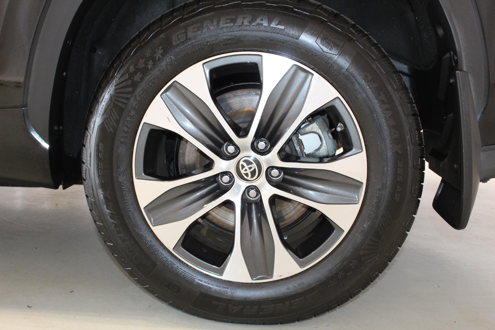 2022 Toyota Highlander Vehicle Photo in NORTHAMPTON, MA 01060-1120