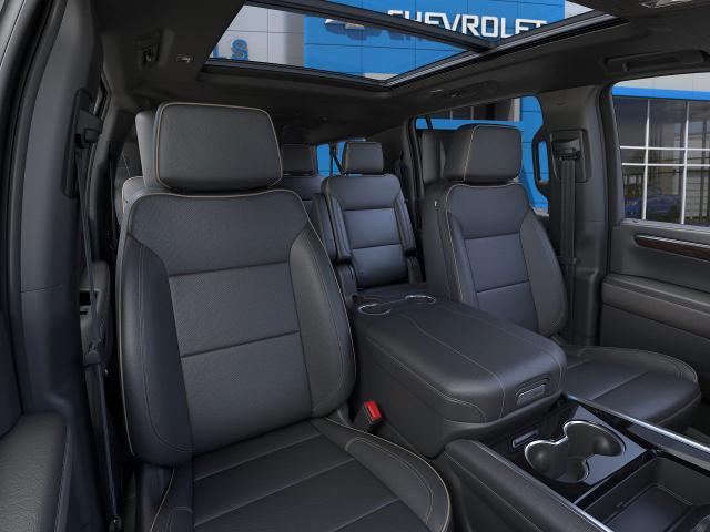 2025 Chevrolet Suburban Vehicle Photo in Roslyn, NY 11576