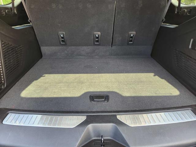 2023 GMC Yukon XL Vehicle Photo in DENTON, TX 76210-9321