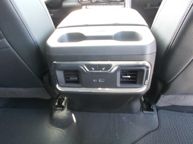2025 GMC Sierra 2500 HD Vehicle Photo in LOWELL, MA 01852-4336