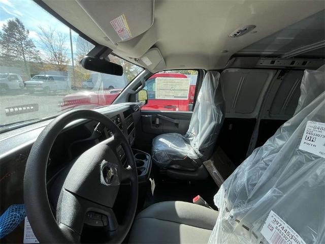 2025 Chevrolet Express Cargo 2500 Vehicle Photo in ALCOA, TN 37701-3235