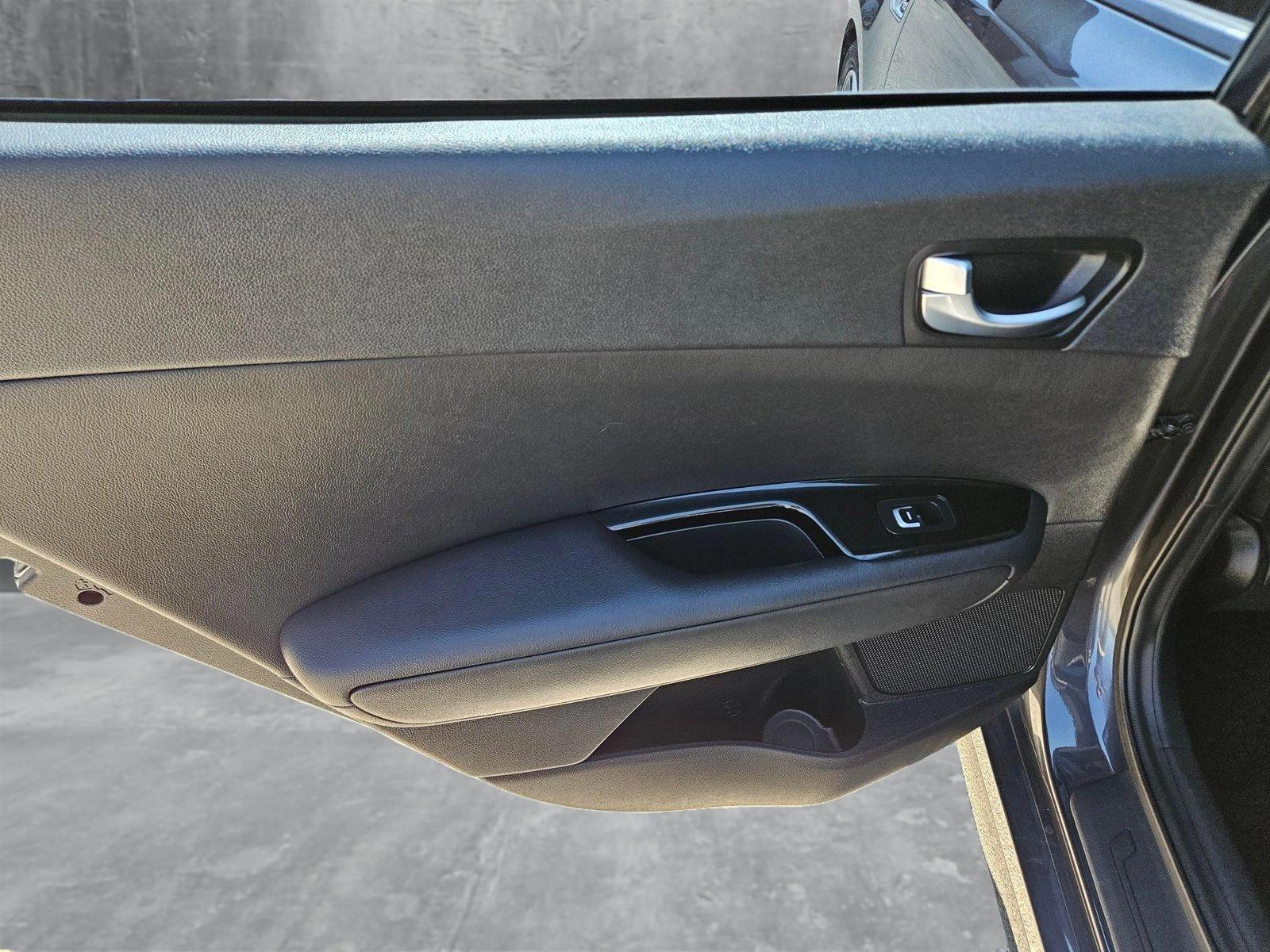 2018 Kia Optima Vehicle Photo in NORTH RICHLAND HILLS, TX 76180-7199