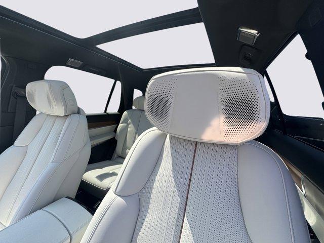 2026 Cadillac VISTIQ Vehicle Photo in LEOMINSTER, MA 01453-2952