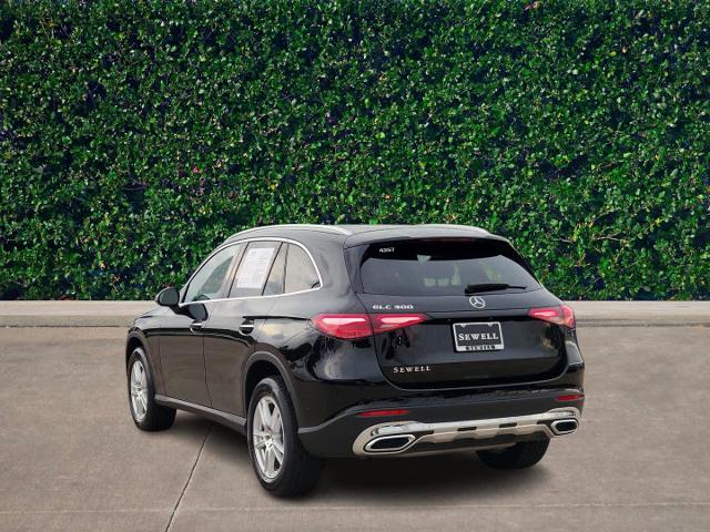 2025 Mercedes-Benz GLC Vehicle Photo in HOUSTON, TX 77079