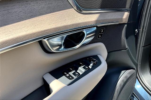 2025 Volvo XC90 Vehicle Photo in Houston, TX 77007