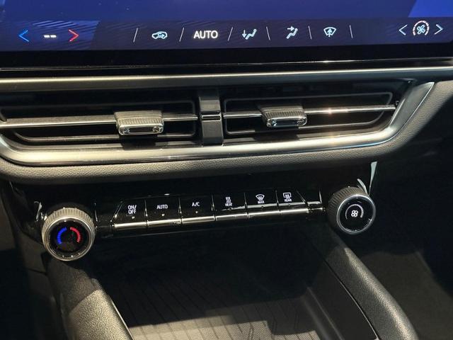 2025 Chevrolet Equinox EV Vehicle Photo in COLUMBIA, MO 65203-3903