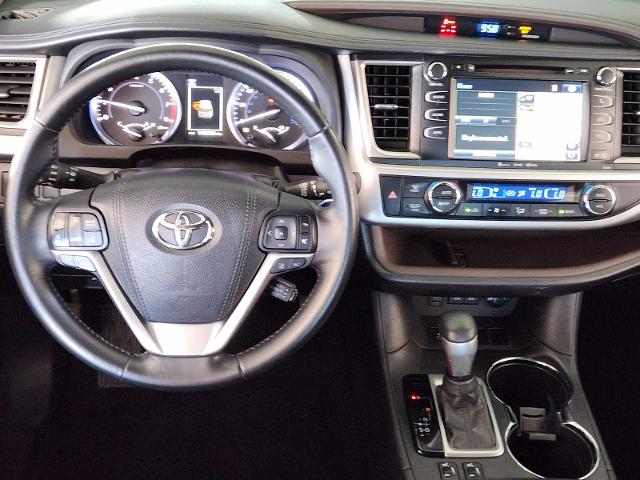 2017 Toyota Highlander Vehicle Photo in DALLAS, TX 75209