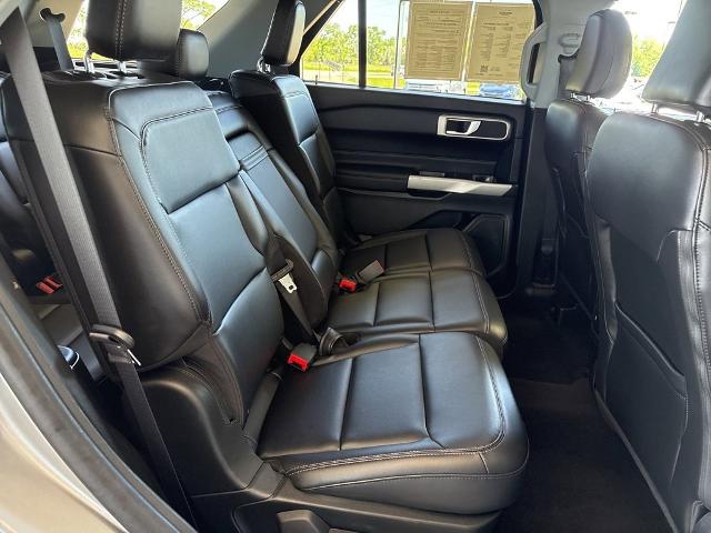 2024 Ford Explorer Vehicle Photo in MANHATTAN, KS 66502-5036