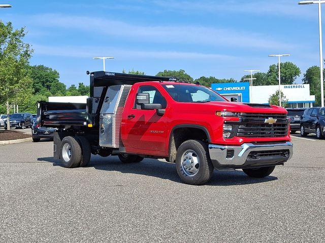 2025 Chevrolet Silverado 3500 HD Chassis Cab Vehicle Photo in DANBURY, CT 06810-5034