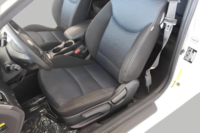 2013 Hyundai ELANTRA Coupe Vehicle Photo in Green Bay, WI 54304