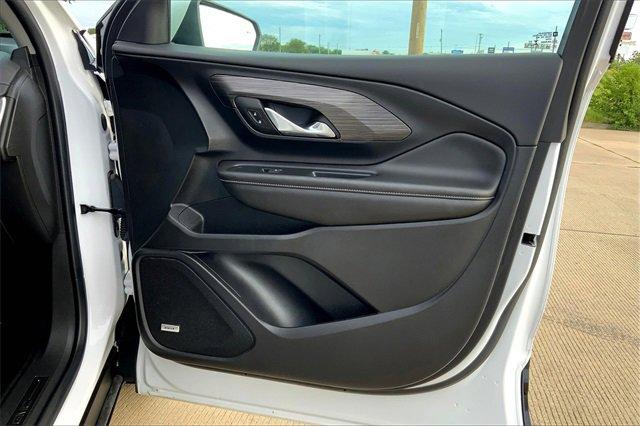 2024 GMC Terrain Vehicle Photo in TOPEKA, KS 66609-0000