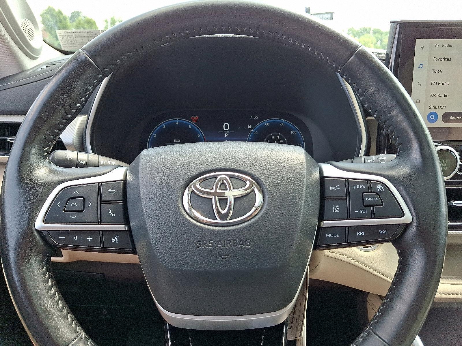 2024 Toyota Highlander Vehicle Photo in Trevose, PA 19053
