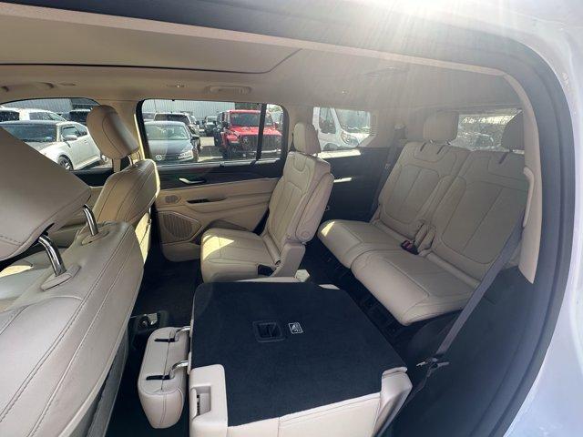2022 Jeep Grand Cherokee L Vehicle Photo in Doylsetown, PA 18901