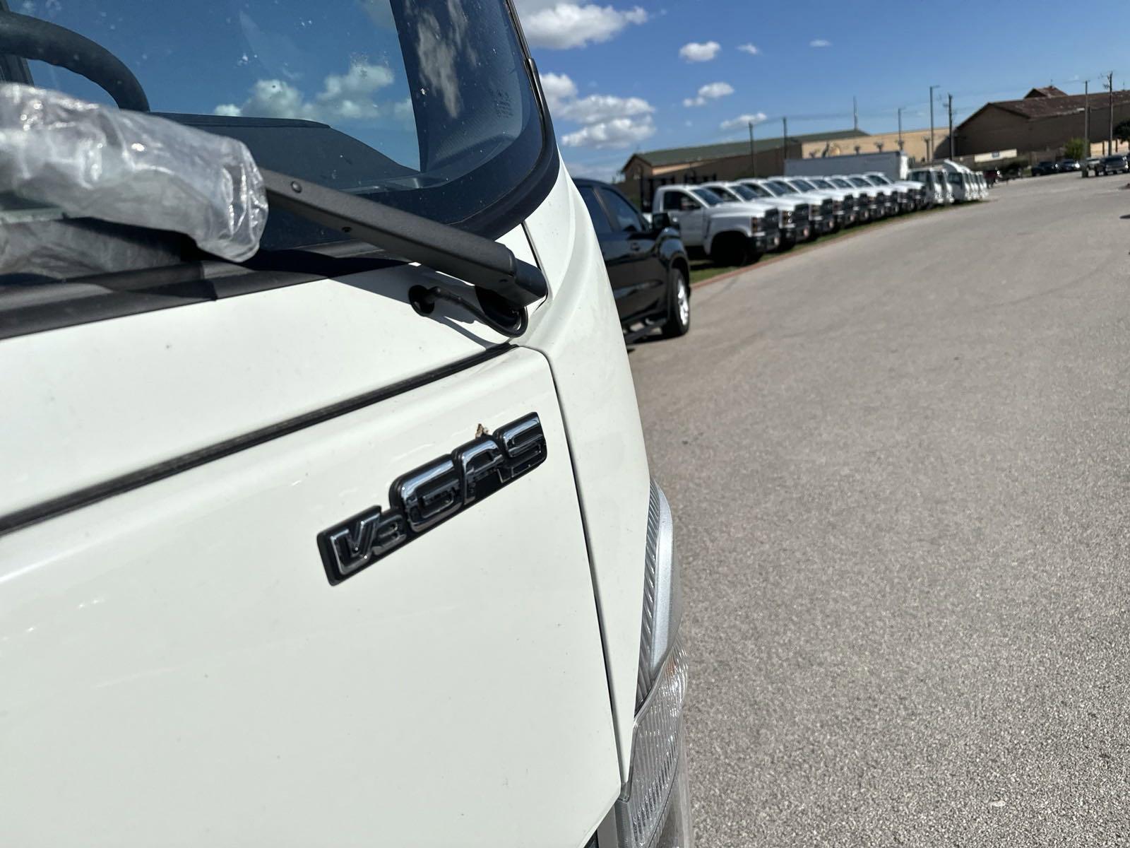 2025 Chevrolet Low Cab Forward 5500 XG Vehicle Photo in GEORGETOWN, TX 78626-7508