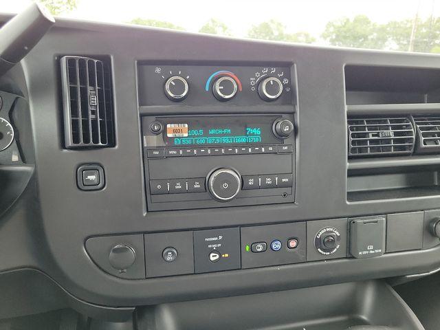 2024 Chevrolet Express Cutaway 3500 Vehicle Photo in DANBURY, CT 06810-5034