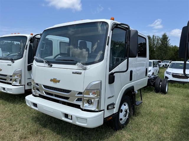 2025 Chevrolet Low Cab Forward 3500 Vehicle Photo in ALCOA, TN 37701-3235