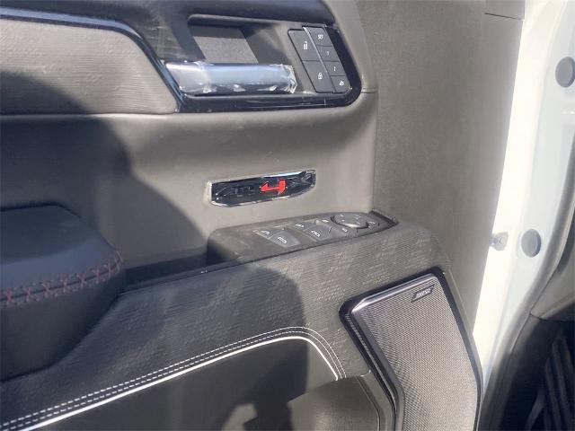 2025 GMC Sierra 1500 Vehicle Photo in GOODYEAR, AZ 85338-1310