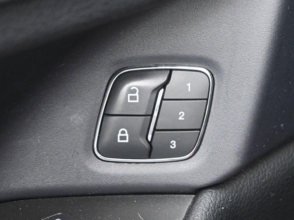 2021 Ford Expedition Max Vehicle Photo in Cedar Rapids, IA 52402
