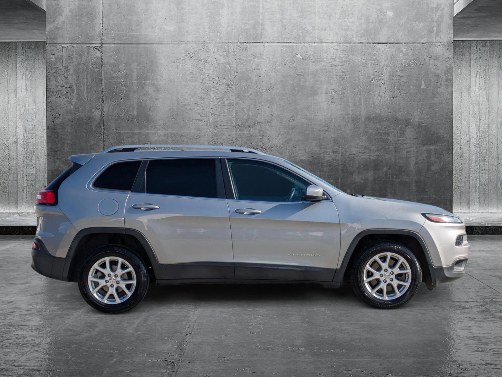 2016 Jeep Cherokee Vehicle Photo in Tustin, CA 92782