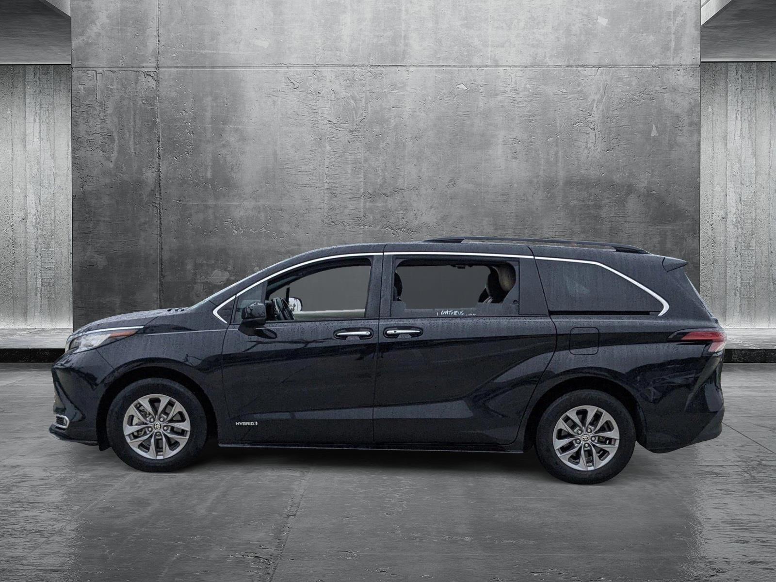 2021 Toyota Sienna Vehicle Photo in Davie, FL 33331