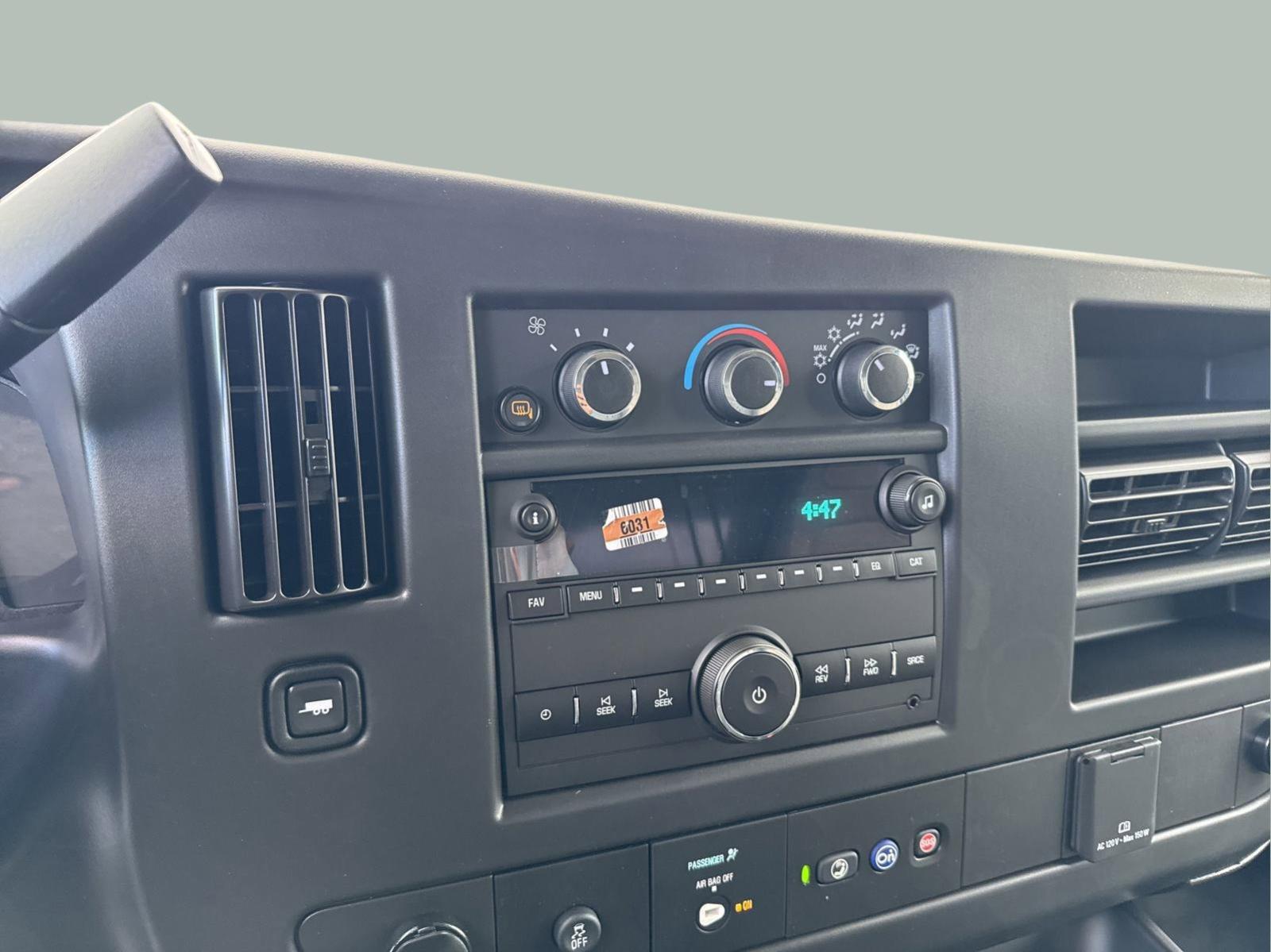 2025 Chevrolet Express Cargo 2500 Vehicle Photo in GEORGETOWN, TX 78626-7508