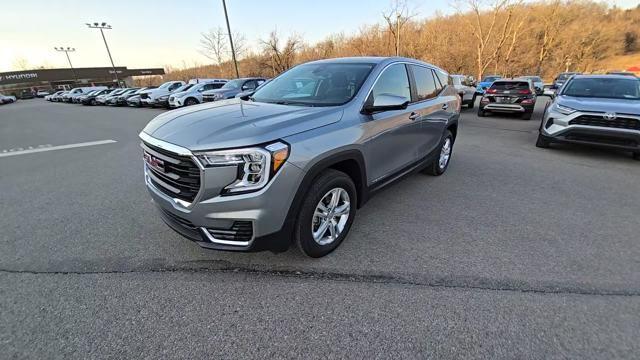 2024 GMC Terrain Vehicle Photo in Pleasant Hills, PA 15236