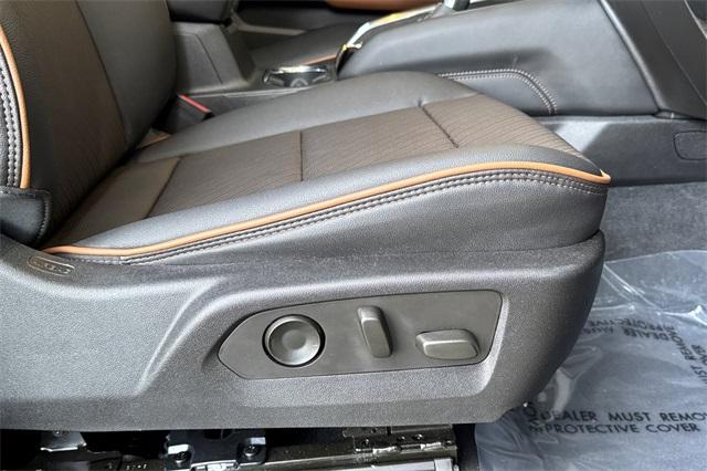 2023 GMC Canyon Vehicle Photo in ELK GROVE, CA 95757-8703