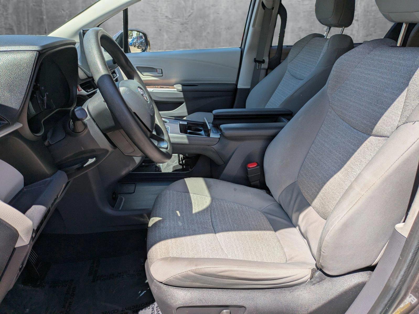 2023 Toyota Sienna Vehicle Photo in GOLDEN, CO 80401-3850