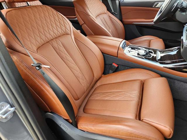 2025 BMW X7 M60i Vehicle Photo in PLANO, TX 75024