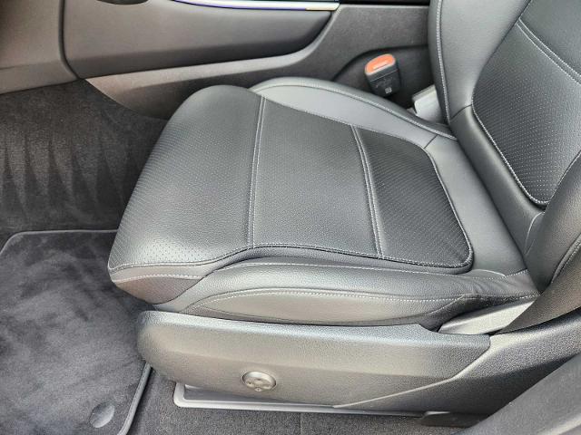2025 Mercedes-Benz GLC Vehicle Photo in HOUSTON, TX 77079